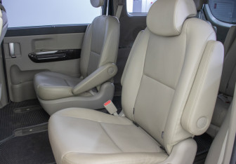 Подержанный автомобиль Kia Carnival 2019 года (9 фото)