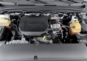 Подержанный автомобиль JAC T9 2024 года (9 фото)