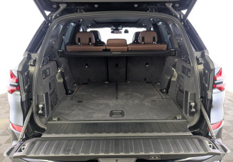 Подержанный автомобиль BMW X5 2025 года (9 фото)