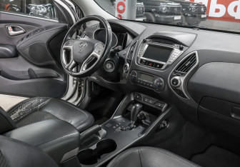 Подержанный автомобиль Hyundai ix35 2012 года (11 фото)