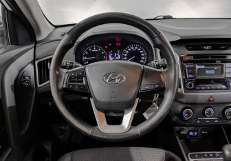 Подержанный автомобиль Hyundai Creta 2018 года (21 фото)