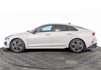 Подержанный автомобиль Kia K5 2021 года (8 фото)