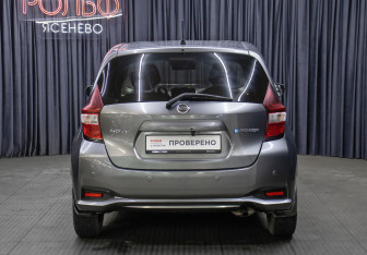 Подержанный автомобиль Nissan Note 2019 года (6 фото)