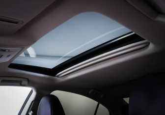 Подержанный автомобиль Lexus ES 2017 года (18 фото)