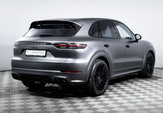 Подержанный автомобиль Porsche Cayenne 2019 года (5 фото)