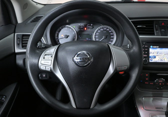 Подержанный автомобиль Nissan Sentra Sedan 2015 года (11 фото)