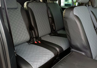 Подержанный автомобиль Peugeot Traveller 2019 года (23 фото)