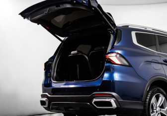 Подержанный автомобиль Geely Okavango 2024 года (17 фото)