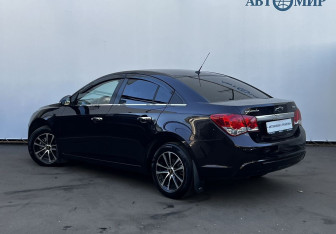 Подержанный автомобиль Chevrolet Cruze Sedan 2014 года (7 фото)