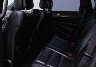 Подержанный автомобиль Jeep Grand Cherokee 2020 года (11 фото)