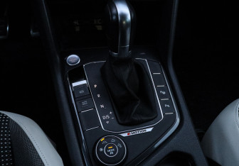 Подержанный автомобиль Volkswagen Tiguan 2018 года (16 фото)