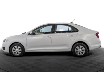 Подержанный автомобиль Skoda Rapid Liftback 2019 года (8 фото)