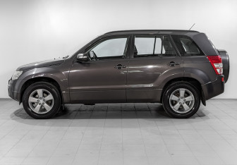 Подержанный автомобиль Suzuki Grand Vitara 2008 года (8 фото)