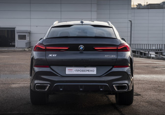 Подержанный автомобиль BMW X6 2021 года (6 фото)