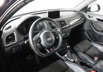 Подержанный автомобиль Audi Q3 2017 года (9 фото)