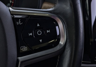 Подержанный автомобиль Volvo S90 2019 года (27 фото)