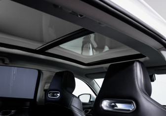 Подержанный автомобиль Changan UNI-K 2023 года (17 фото)