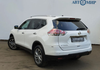 Подержанный автомобиль Nissan X-Trail 2015 года (6 фото)