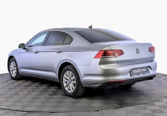 Подержанный автомобиль Volkswagen Passat Sedan 2021 года (7 фото)