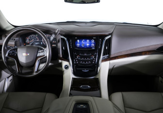 Подержанный автомобиль Cadillac Escalade Suv 2015 года (15 фото)