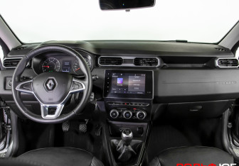 Подержанный автомобиль Renault Duster 2021 года (11 фото)