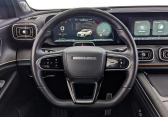 Подержанный автомобиль Jaecoo J8 2024 года (22 фото)