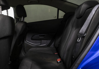 Подержанный автомобиль Chevrolet Aveo Sedan 2013 года (12 фото)