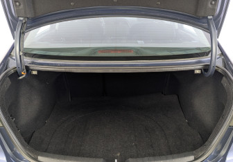 Подержанный автомобиль Hyundai Elantra Sedan 2017 года (10 фото)