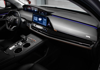 Подержанный автомобиль Changan UNI-K 2024 года (28 фото)