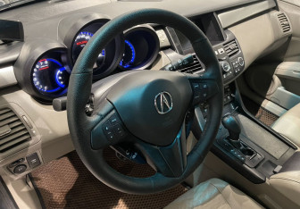 Подержанный автомобиль Acura RDX 2007 года (14 фото)