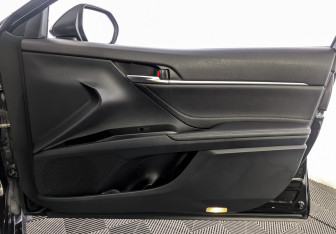 Подержанный автомобиль Toyota Camry Sedan 2021 года (26 фото)