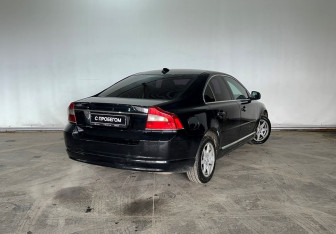 Подержанный автомобиль Volvo S80 2011 года (5 фото)