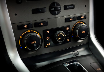 Подержанный автомобиль Opel Antara 2015 года (26 фото)