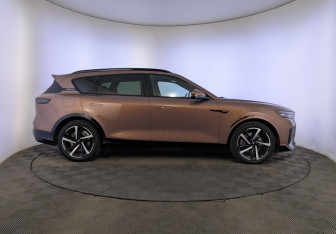 Подержанный автомобиль Voyah Free 2025 года (4 фото)