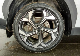 Подержанный автомобиль Geely Atlas 2024 года (18 фото)