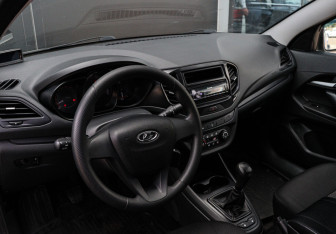 Подержанный автомобиль LADA (ВАЗ) Vesta Sedan 2017 года (12 фото)