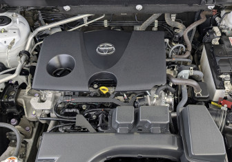 Подержанный автомобиль Toyota RAV4 2024 года (9 фото)