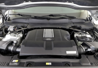 Подержанный автомобиль Land Rover Range Rover 2021 года (9 фото)