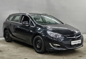 Подержанный автомобиль Opel Astra Wagon 2013 года (3 фото)