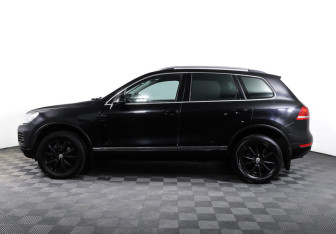 Подержанный автомобиль Volkswagen Touareg 2010 года (8 фото)