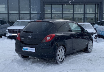 Подержанный автомобиль Opel Corsa 2008 года (5 фото)