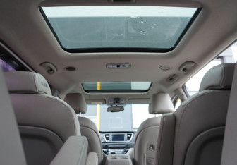 Подержанный автомобиль Kia Carnival 2018 года (15 фото)