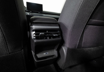 Подержанный автомобиль Geely Emgrand 2023 года (13 фото)