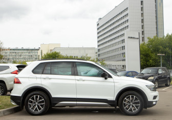 Подержанный автомобиль Volkswagen Tiguan 2019 года (3 фото)