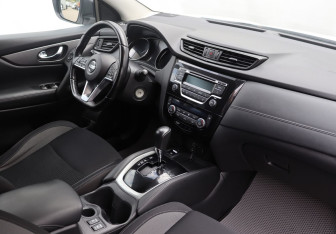 Подержанный автомобиль Nissan Qashqai 2019 года (10 фото)