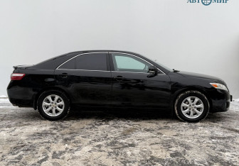 Подержанный автомобиль Toyota Camry Sedan 2011 года (4 фото)