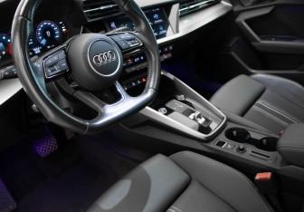 Подержанный автомобиль Audi A3 Hatchback 2021 года (7 фото)