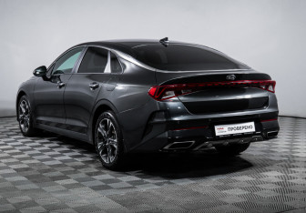 Подержанный автомобиль Kia K5 2020 года (7 фото)
