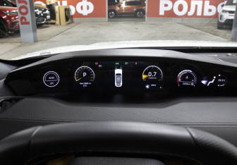 Подержанный автомобиль Changan UNI-V 2023 года (13 фото)