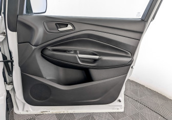 Подержанный автомобиль Ford Kuga 2018 года (24 фото)